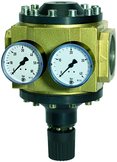 Großdruckregler / G 1 1/2 0,5-6 bar / mit 2 Manometern